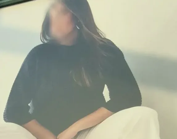 Abril, 37 años